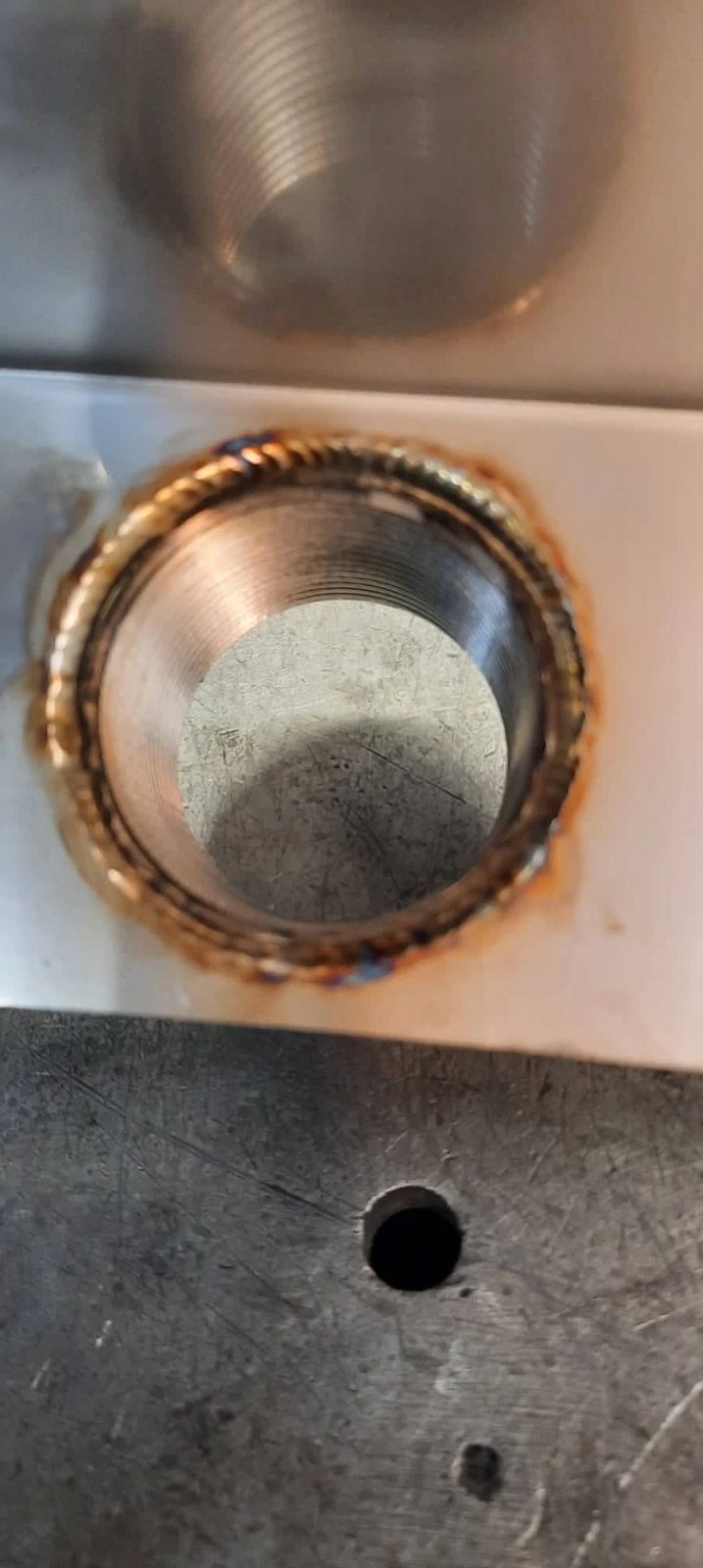 Bocchello in acciaio inox saldato su fondo — Pierotti WS
