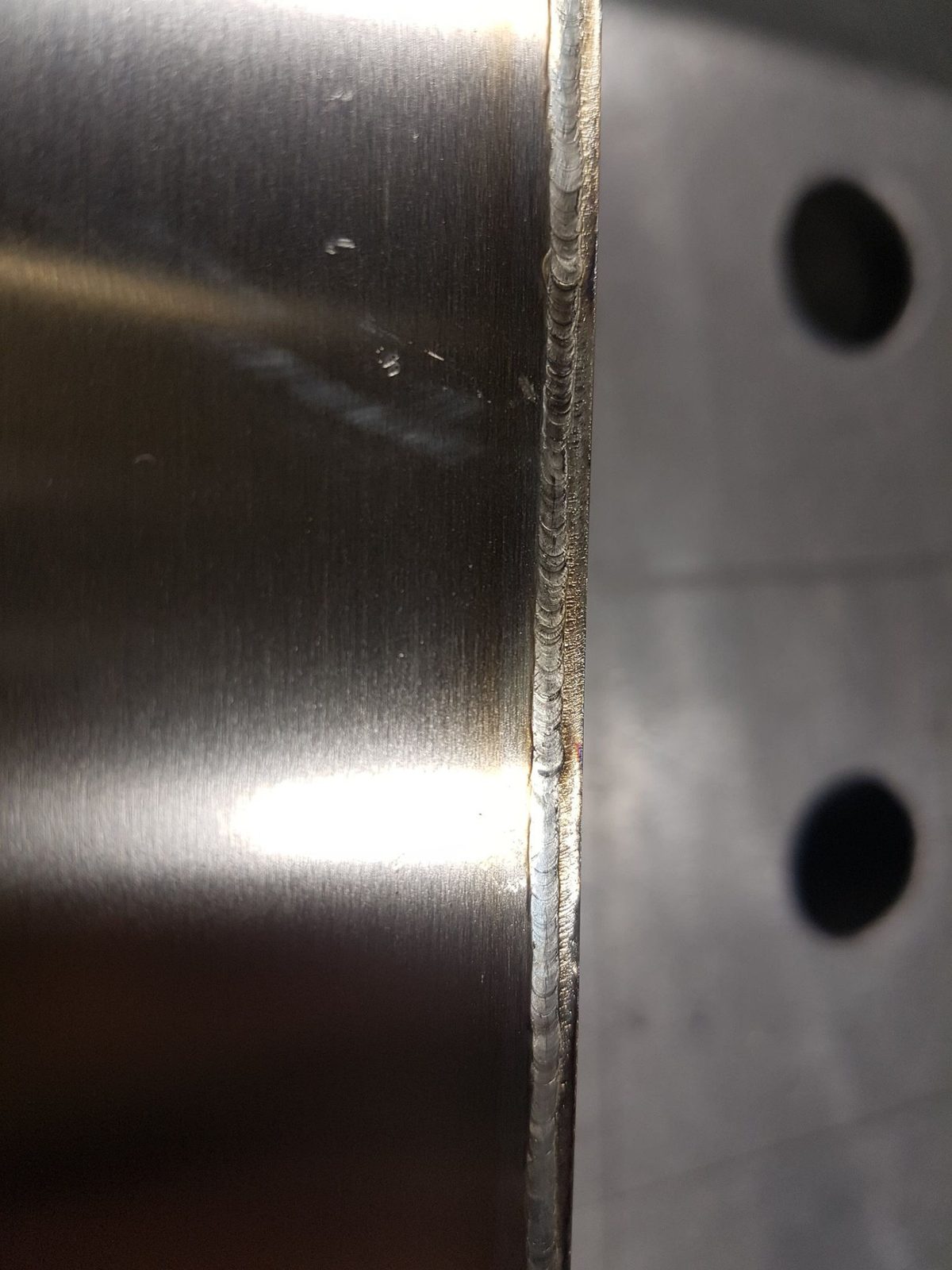 Bordo in acciaio inox con cordone rifinito e satinato — Pierotti WS