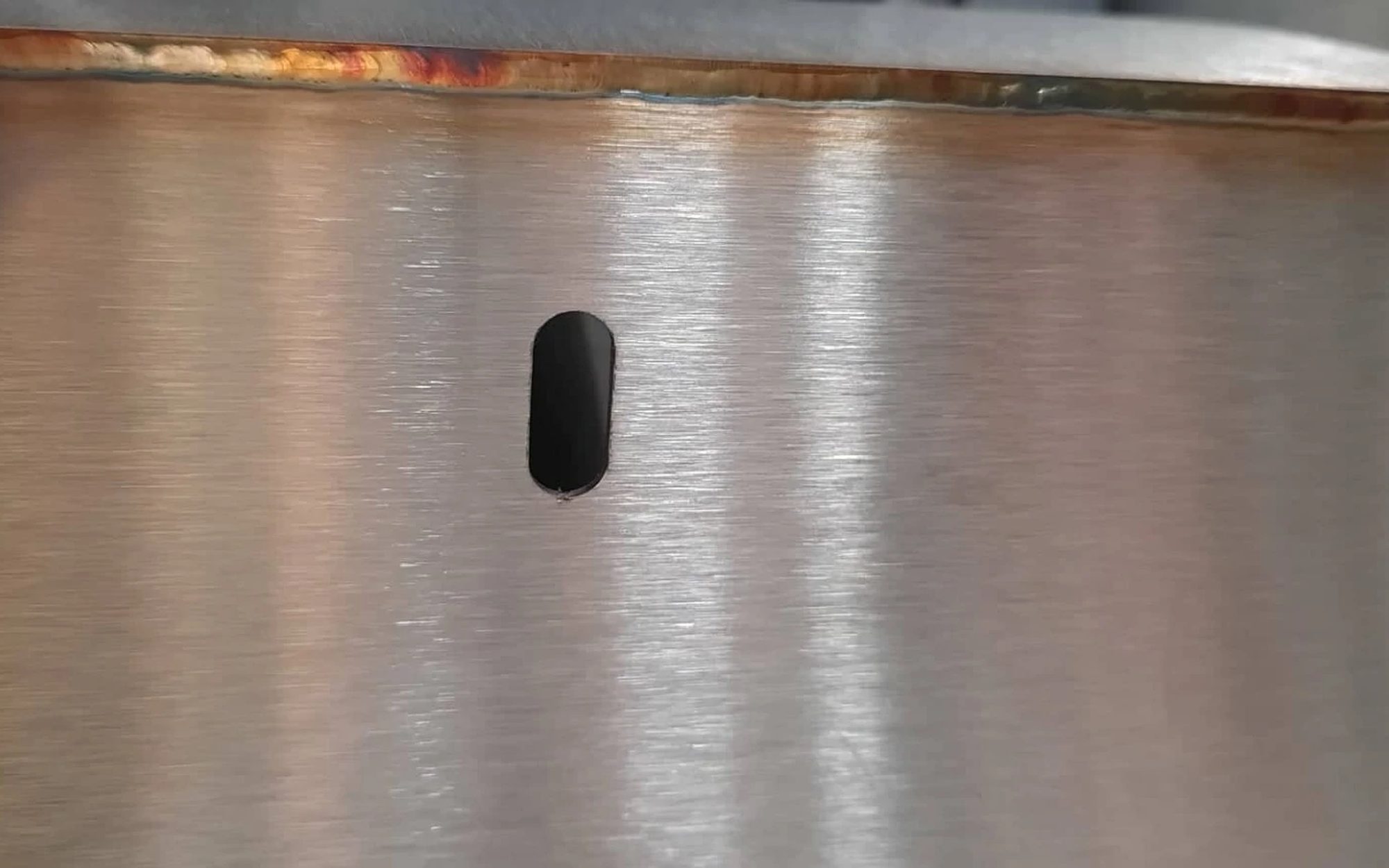 Finitura e molatura del cordone di saldatura su acciaio inox - Pierotti WS